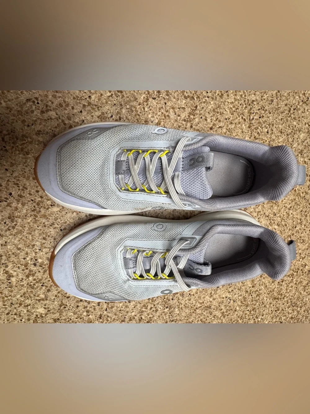 On Running mesh silhouette upper